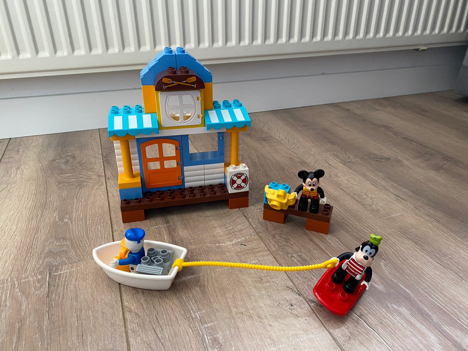 Duplo Mickey Mousse strandhuis, Kinderen en Baby's, Speelgoed | Duplo en Lego, Ophalen of Verzenden, Zo goed als nieuw, Duplo