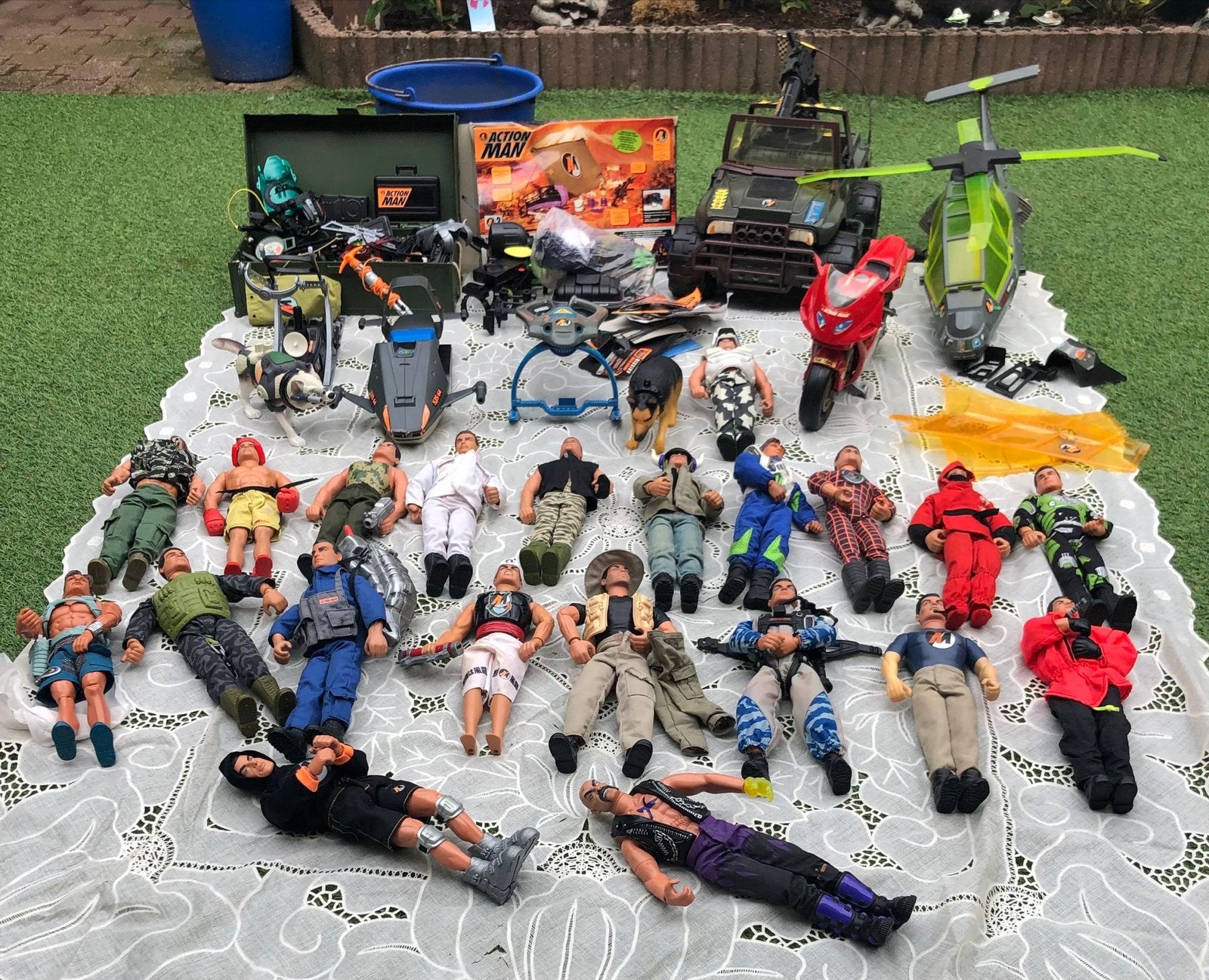 Grote collectie Action Man figuren, voertuigen en accessoire, Ophalen, Gebruikt