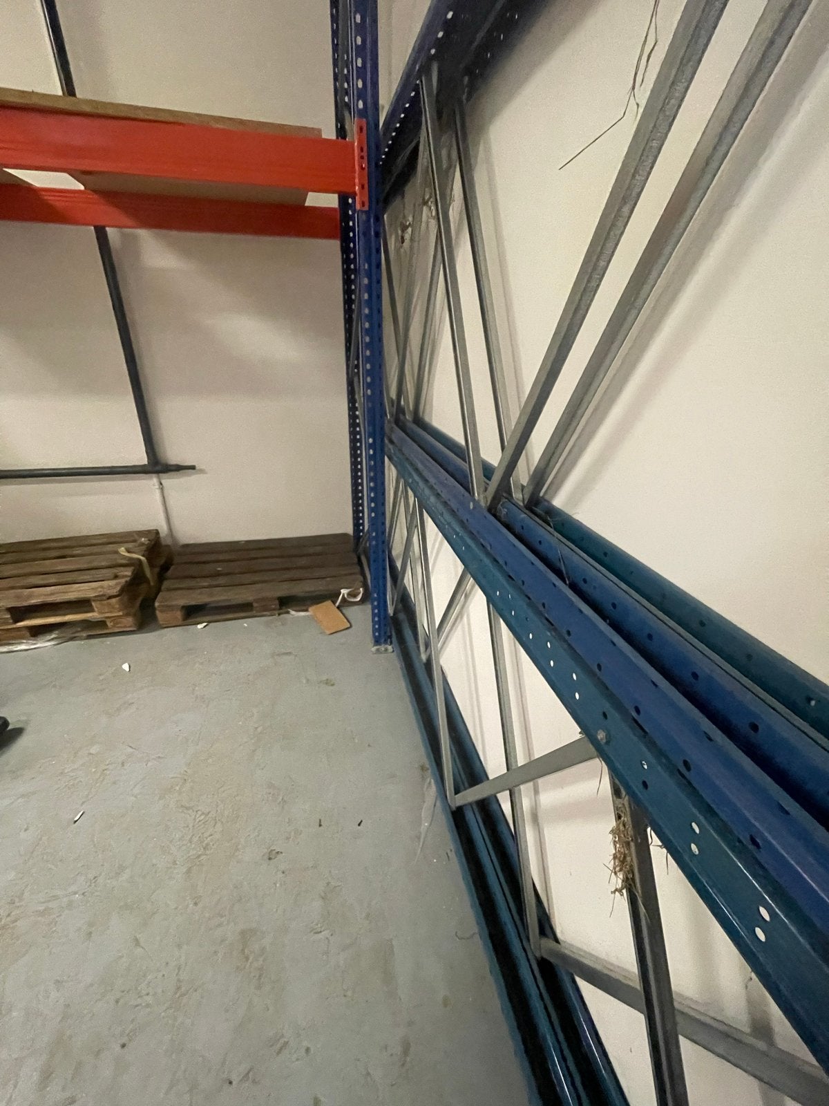 Magazijnstellingen: 12 liggers (4m & 2m) en 14 staanders (4m, Ophalen, Zo goed als nieuw, 2 tot 5 meter