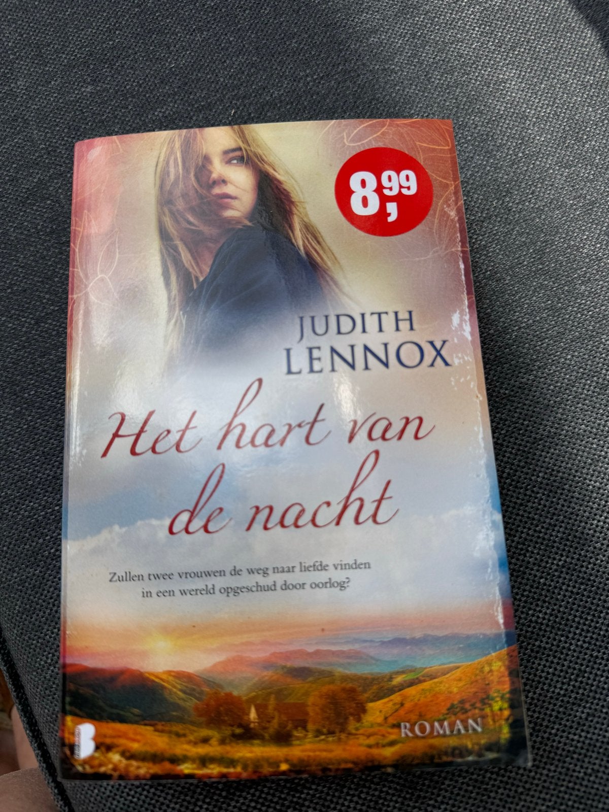 Het hart van de nacht - Judith Lennox (Roman), Ophalen of Verzenden, Zo goed als nieuw, Nederland