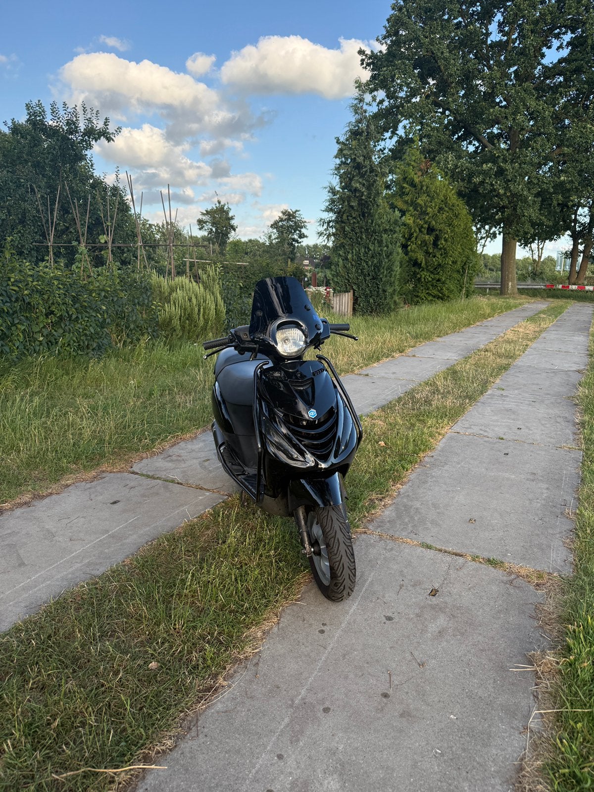 Zip 4 takt, mooie daily, Ophalen, Zo goed als nieuw, Benzine, Zip