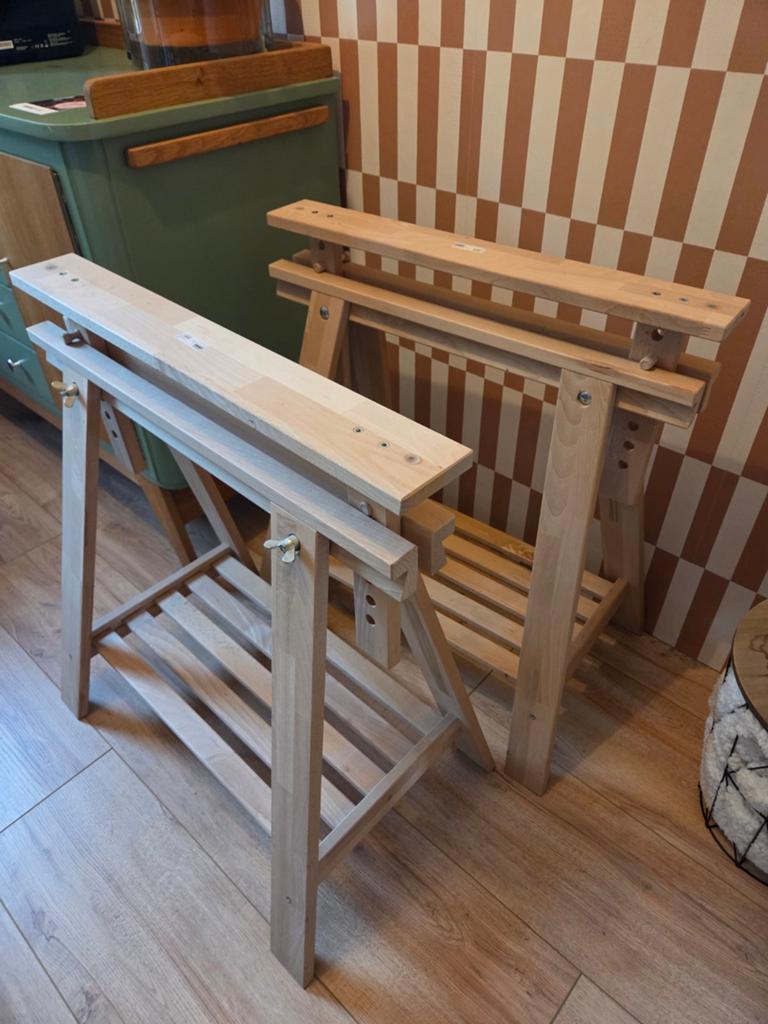 IKEA FINNVARD schragen - goede staat, lichtbruin, Huis en Inrichting, Ophalen, Gebruikt
