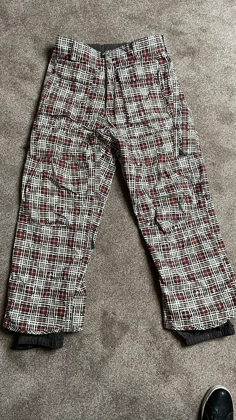 Snowboard/Skibroek Burton, Kleding | Dames, Wintersportkleding, Ophalen, Zo goed als nieuw, Maat 38/40 (M), Broek