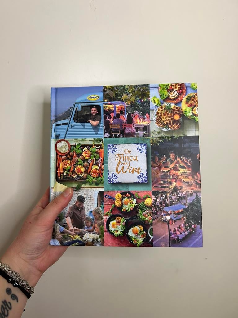 Kookboek “De Finca van Wim 2025” - Aviko - als nieuw, Hoofdgerechten, Ophalen of Verzenden, Zo goed als nieuw, Nederland en België