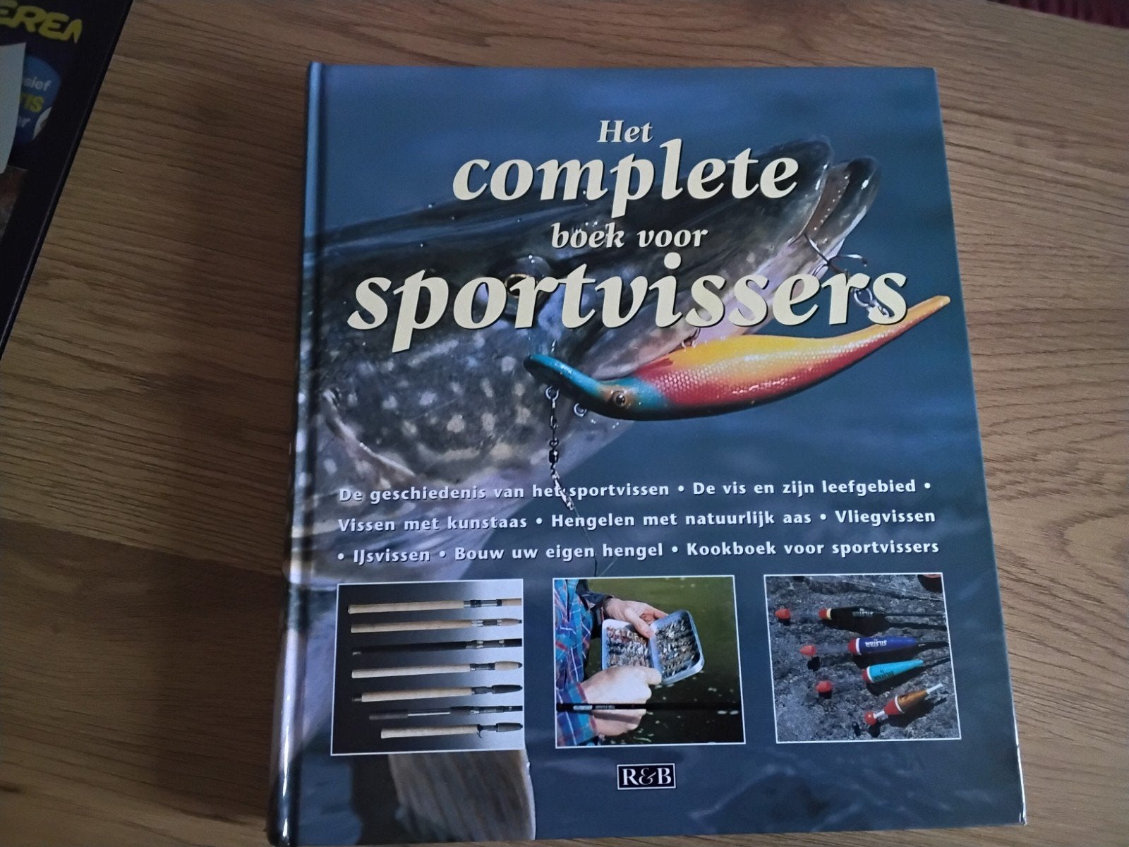 Boek  Sportvissers., Ophalen, Zo goed als nieuw