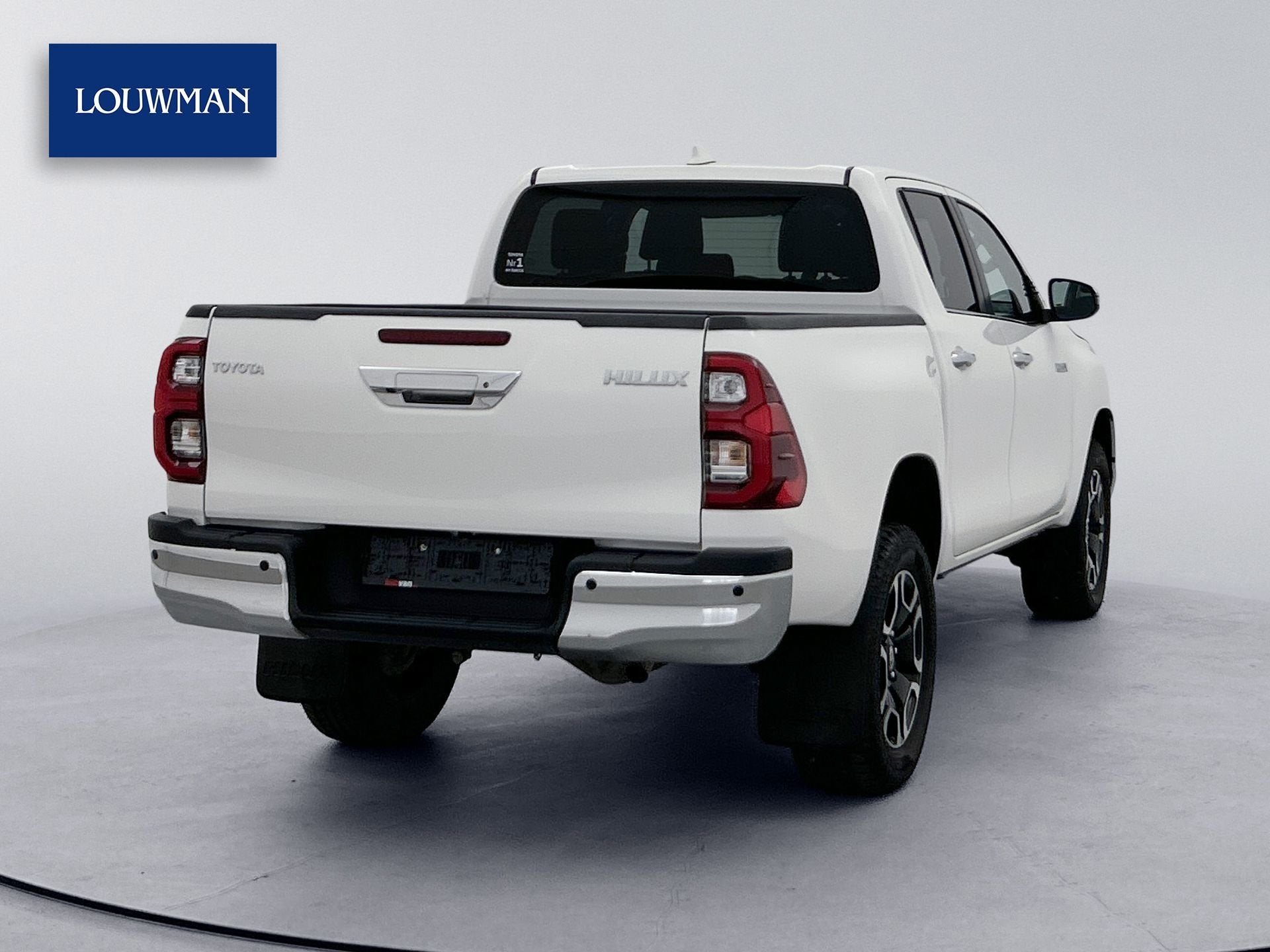 Toyota Hilux 2.8 D-4D Double Cab Professional 204pk Led Navi, Auto's, Stof, Gebruikt, Zwart, 4 cilinders