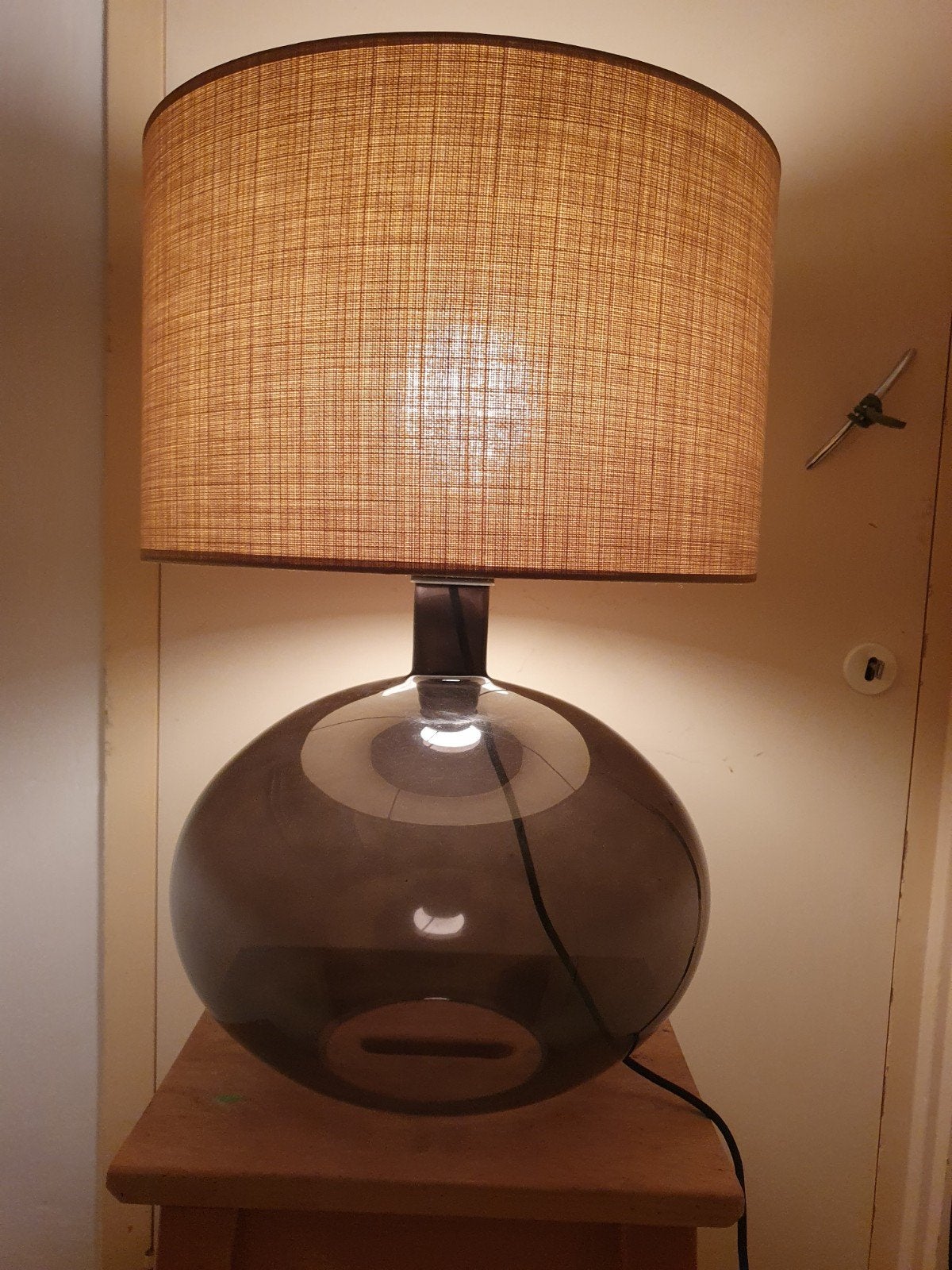 IKEA Ljusås Ysby Tafellamp met Bruine Glazen Voet en Kap, Ophalen, Met kap, E27 (groot), IKEA
