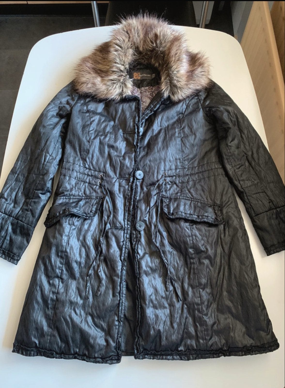 Zwarte Easycomfort jas met bontkraag - Maat 36 (S), Kleding | Dames, Jassen | Winter, Ophalen of Verzenden, Zo goed als nieuw