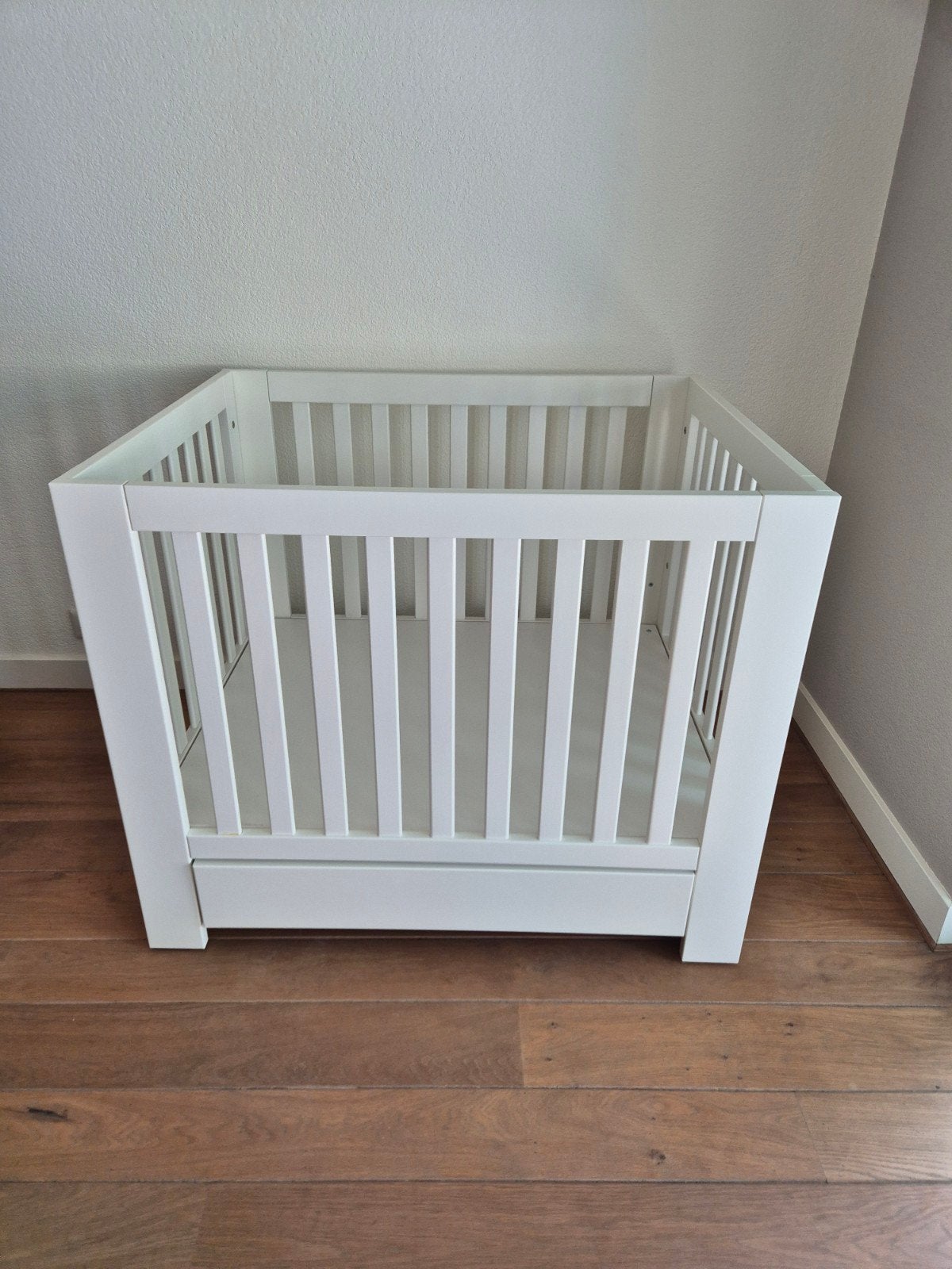 Kidsmill Alaska Box Met Lade Wit - Modern & Verstelbaar, Kinderen en Baby's, Boxen, Ophalen, In hoogte verstelbaar