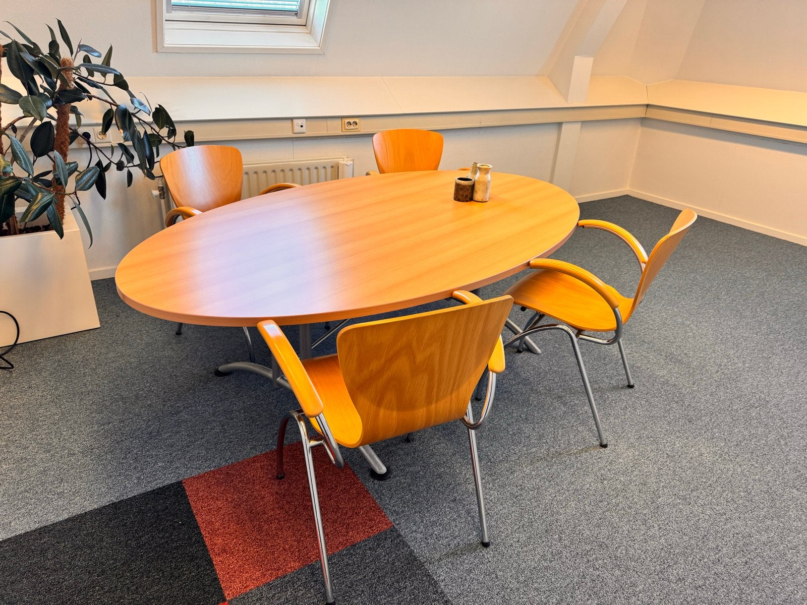 Ovale vergadertafel met 4 stoelen, Ophalen, Gebruikt, 100 tot 150 cm, 150 tot 200 cm