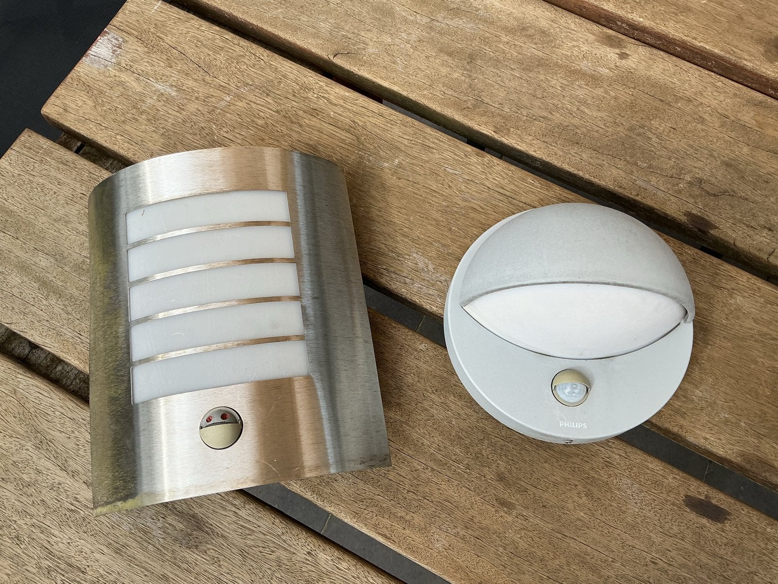 Lampen voor buiten  - wandlampen met sensor, Tuin en Terras, Bewegingssensor, Wandlamp, Ophalen of Verzenden, Zo goed als nieuw