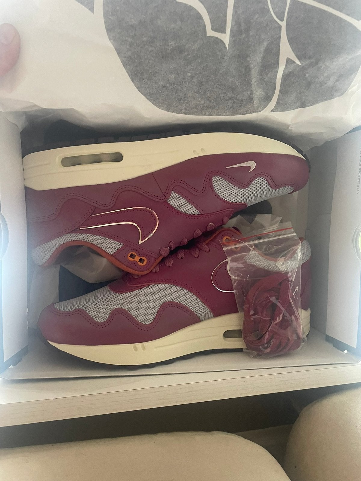 Nike Air Max 1 X Patta Rush Maroon 43 OG, Ophalen, Overige kleuren, Nieuw, Sneakers of Gympen