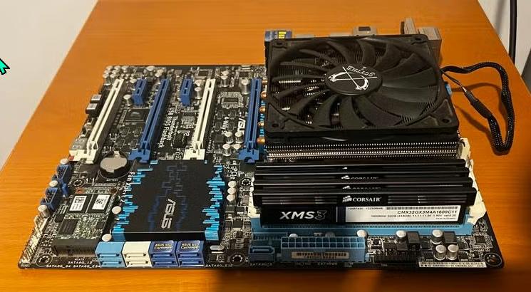 ASUS P8Z77-V Premium, Computers en Software, Moederborden, DDR3, Ophalen of Verzenden, Zo goed als nieuw, ATX