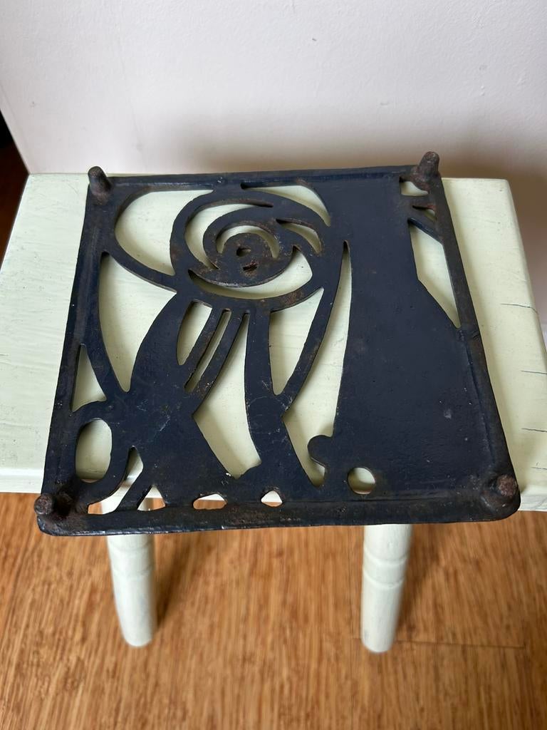Art nouveau Metalen donkerblauw opengewerkte onderzetter, Antiek en Kunst, Curiosa en Brocante, Ophalen of Verzenden