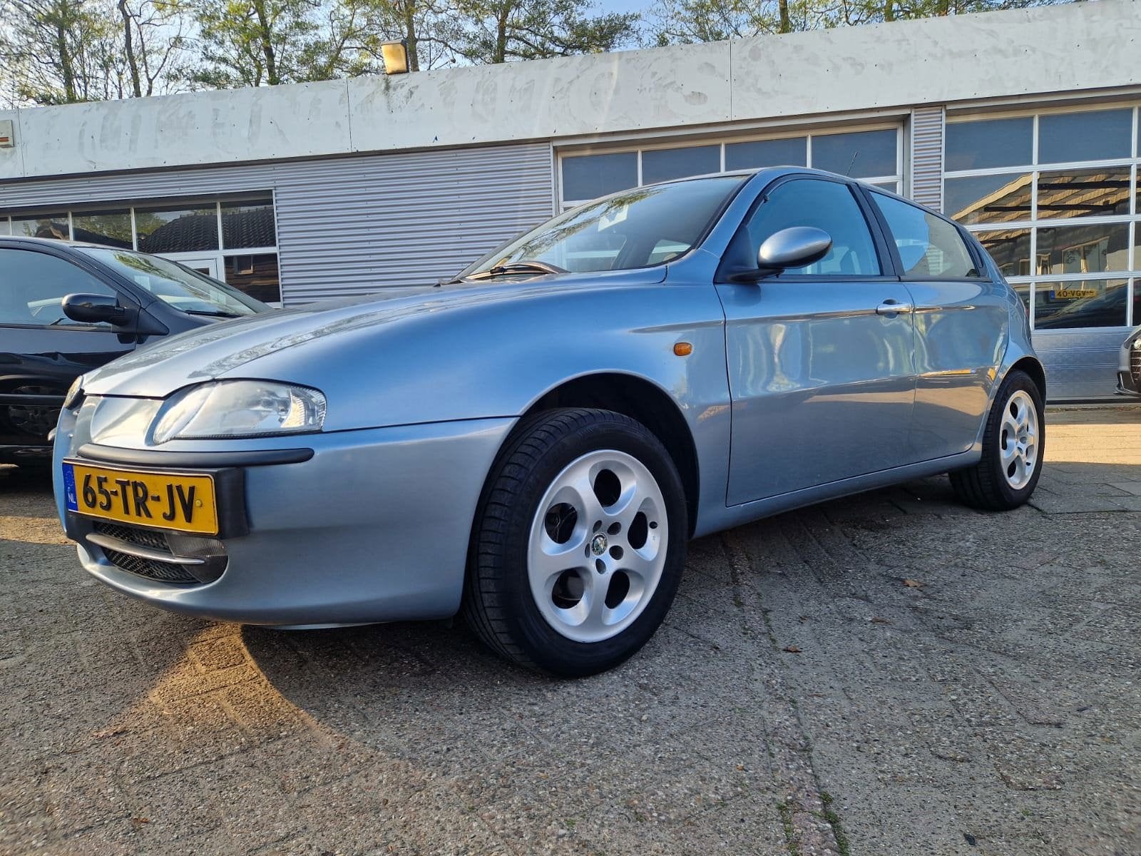 Alfa Romeo 147 1.6 T.Spark Blackline 109.000 KM ! (N.A.P.), Auto's, Voorwielaandrijving, Stof, Gebruikt, Zwart