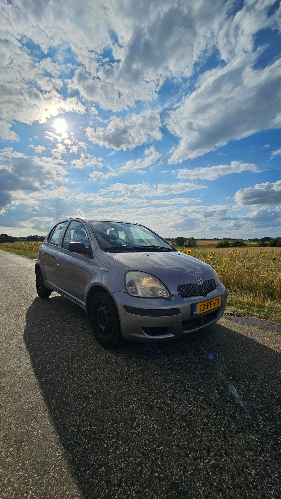 Toyota Yaris 1.3 2004 5 deurs/trekhaak/airco/lange APK, 4 cilinders, 400 kg, Origineel Nederlands, Handgeschakeld