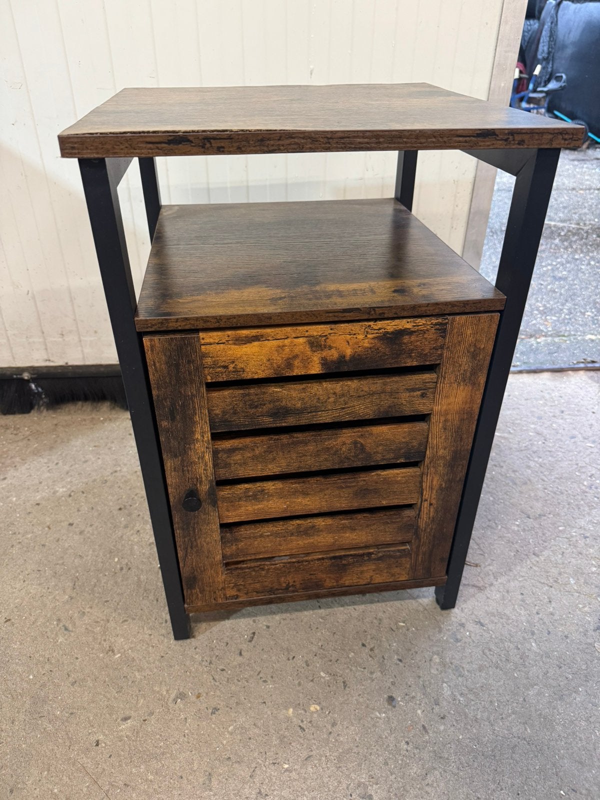 Bijzet tafel klein kastje industiele look, Huis en Inrichting, Ophalen, Rond, Minder dan 55 cm