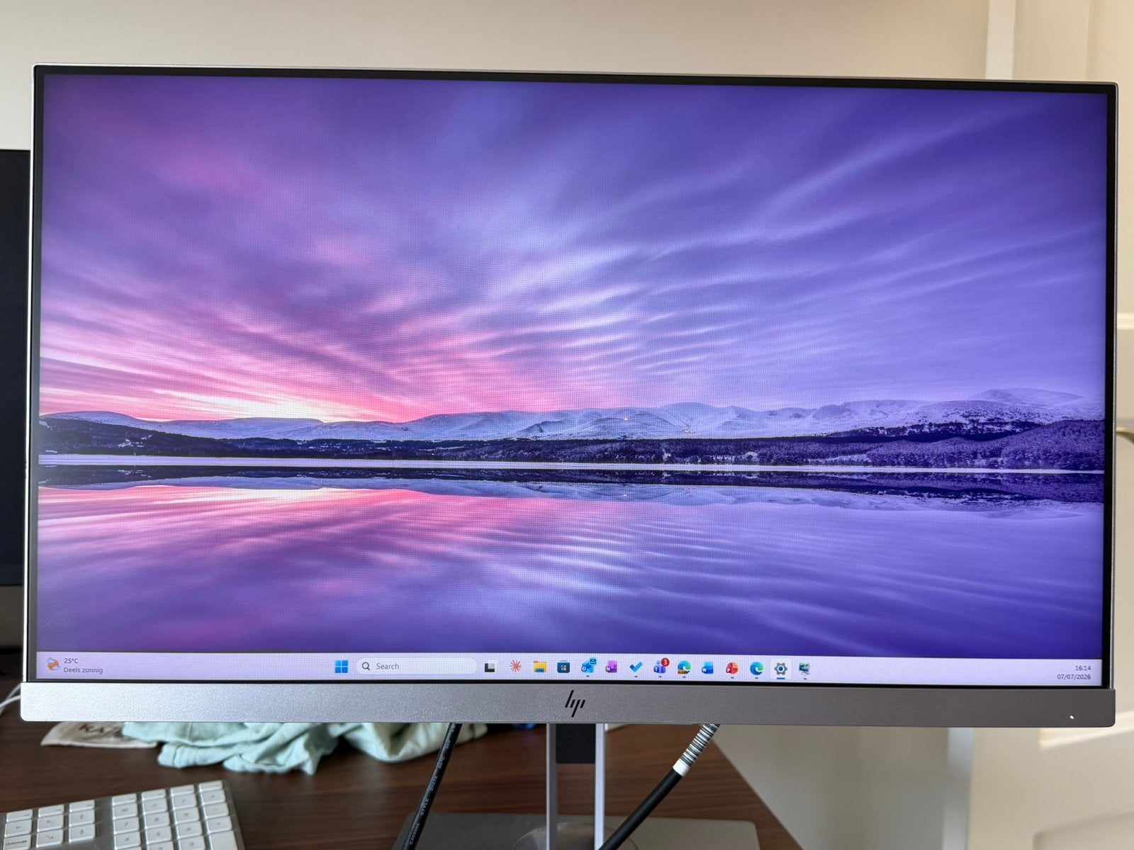 Nette HP EliteDisplay E233 23inch monitor, incl kabels, Computers en Software, Monitoren, IPS, In hoogte verstelbaar, Full HD