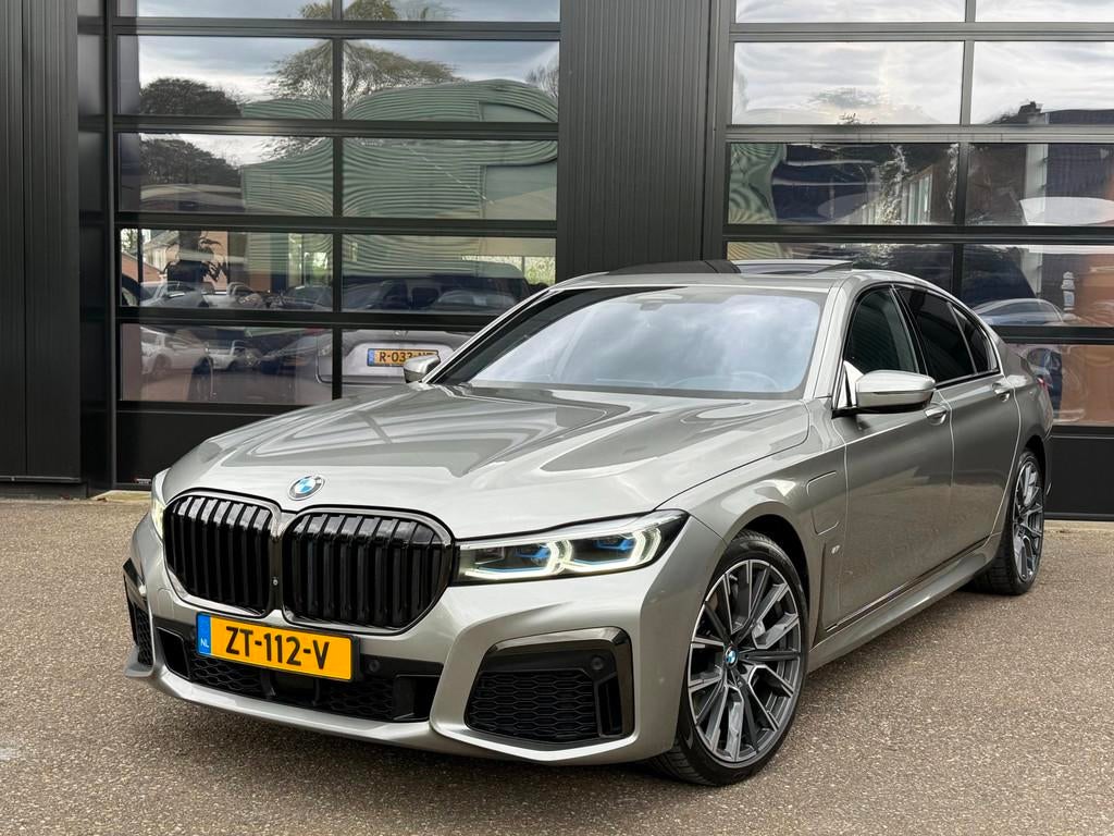 BMW 7-Serie 745e M-Sport Shadowline Schuifdak Donington Grau, Auto's, BMW, Automaat, Gebruikt, Bedrijf, Hybride Elektrisch/Benzine