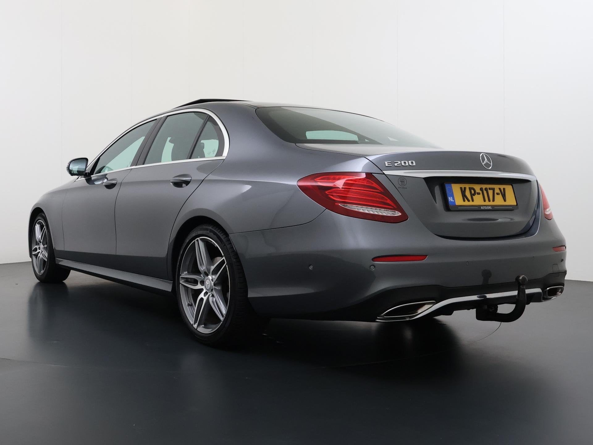 Mercedes-Benz E-klasse 200 Prestige Plus !e Eigenaar AMG Sty, Automaat, Dealer onderhouden, Achterwielaandrijving, 4 cilinders