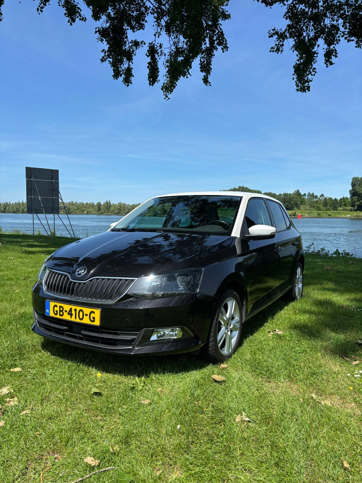 Zeer mooie Skoda Fabia 1.2 TSI 66KW 2015 Zwart metallic, Auto's, Dealer onderhouden, Stof, 40 €/maand, 4 cilinders