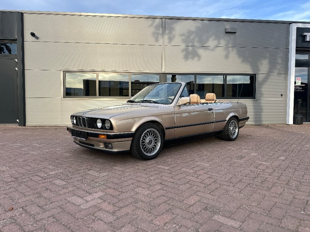 BMW e30 320i cabrio - 1991 - Kaschmirbeige Metallic, Euro 2, Achterwielaandrijving, Beige, Handgeschakeld