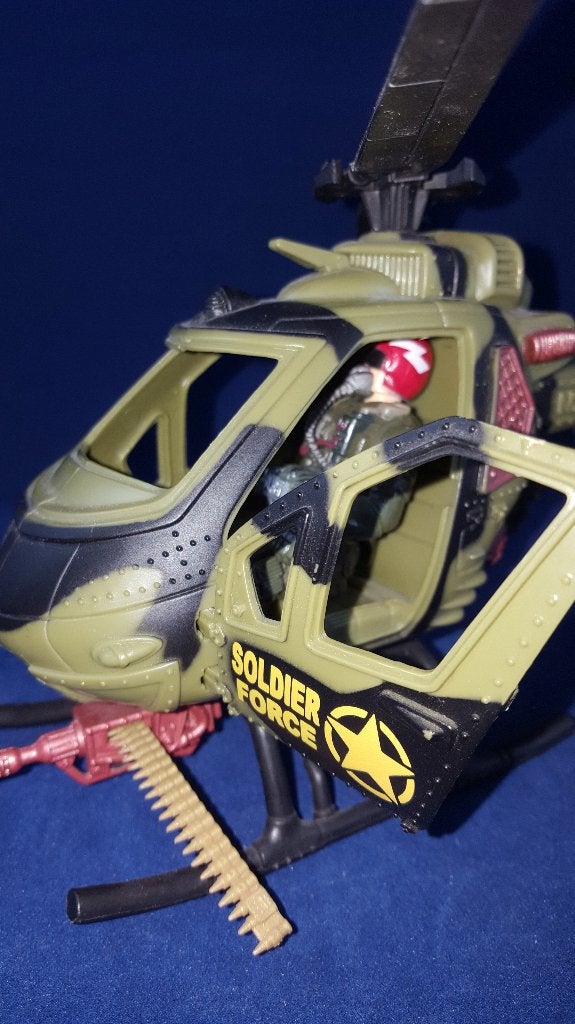 Soldier Force Helikopter met poppetje en wapen. 5B3, Tweedehands verkoop, Tweedehands verkoop, Gebruikt, Ophalen of Verzenden