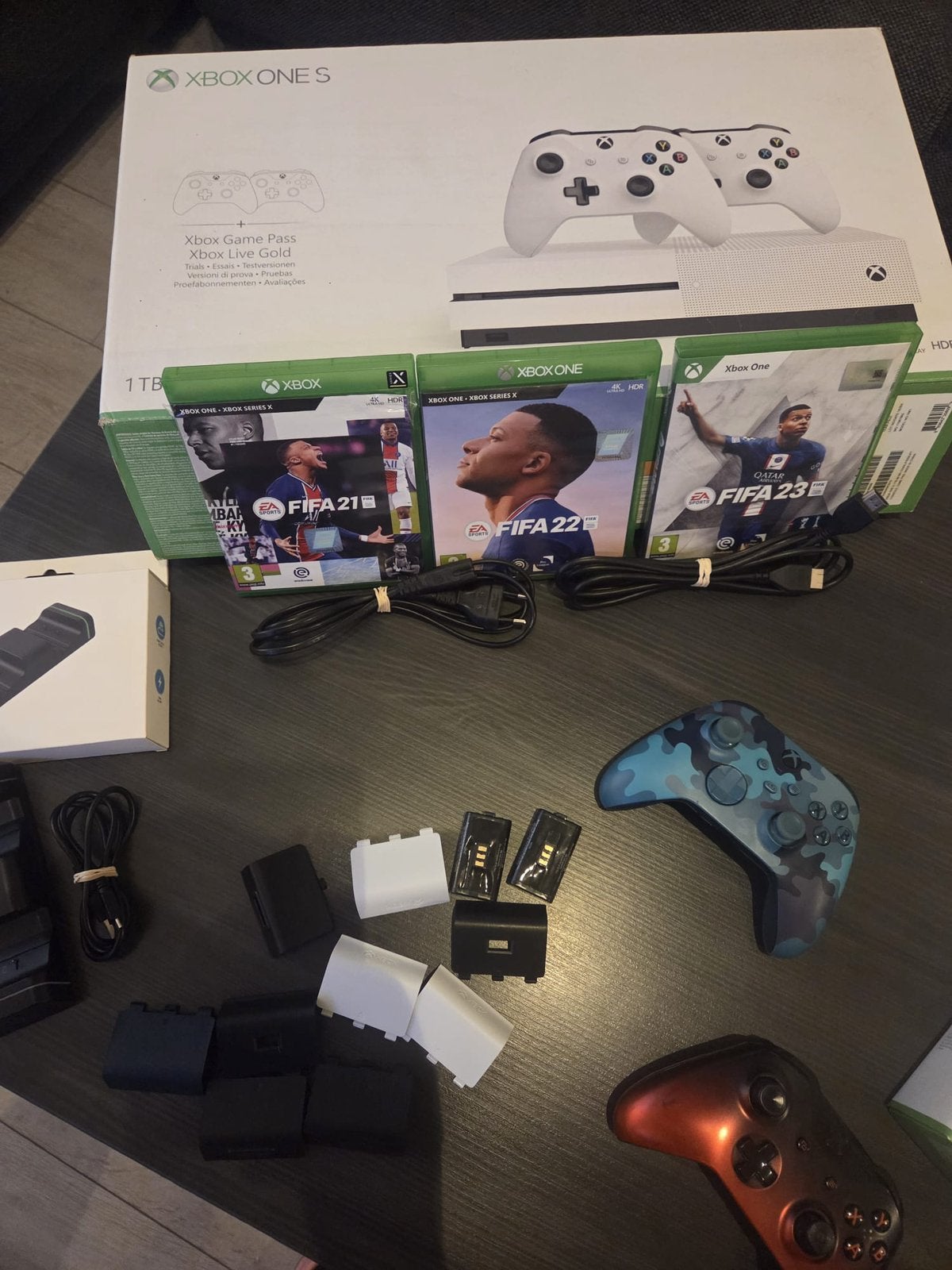 Complete Xbox one S 1 TB met veel accessoires, Spelcomputers en Games, Games | Xbox One, 3 spelers of meer, Ophalen of Verzenden