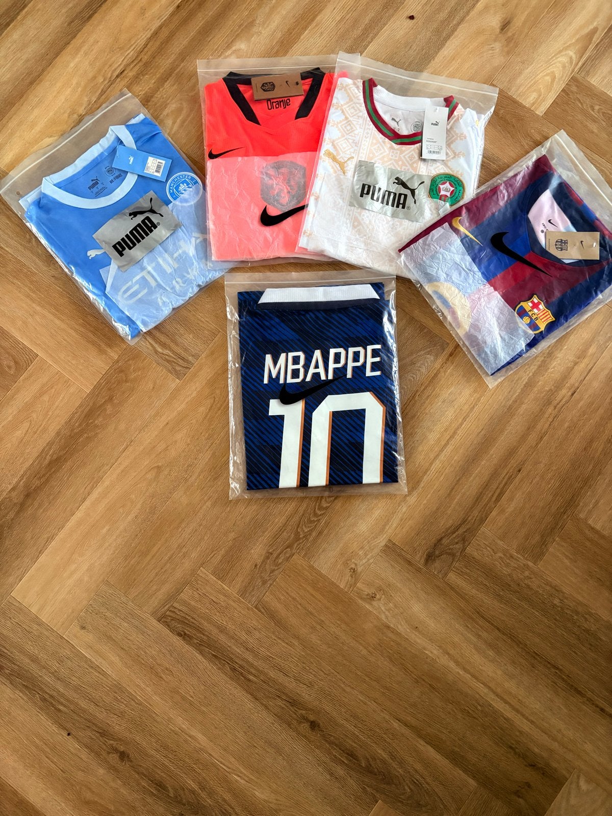Voetbalshirts diverse maten S en M, met of zonder naam, Maat M, Ophalen of Verzenden, Nieuw, Shirt