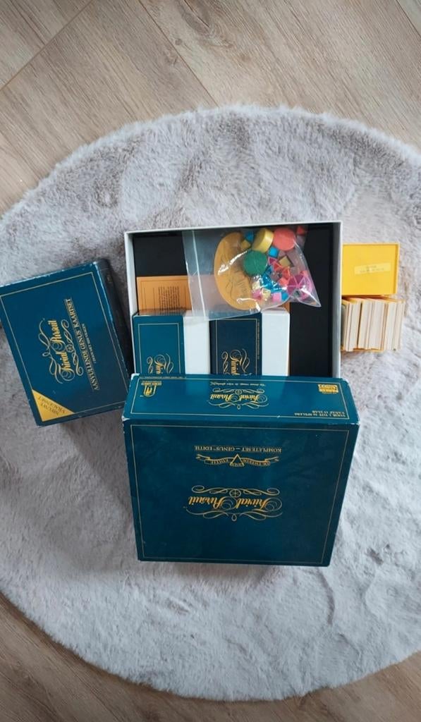 Trivial Pursuit - Genus Editie (Complete Set), Vijf spelers of meer, Ophalen of Verzenden, Zo goed als nieuw, Parker Brothers