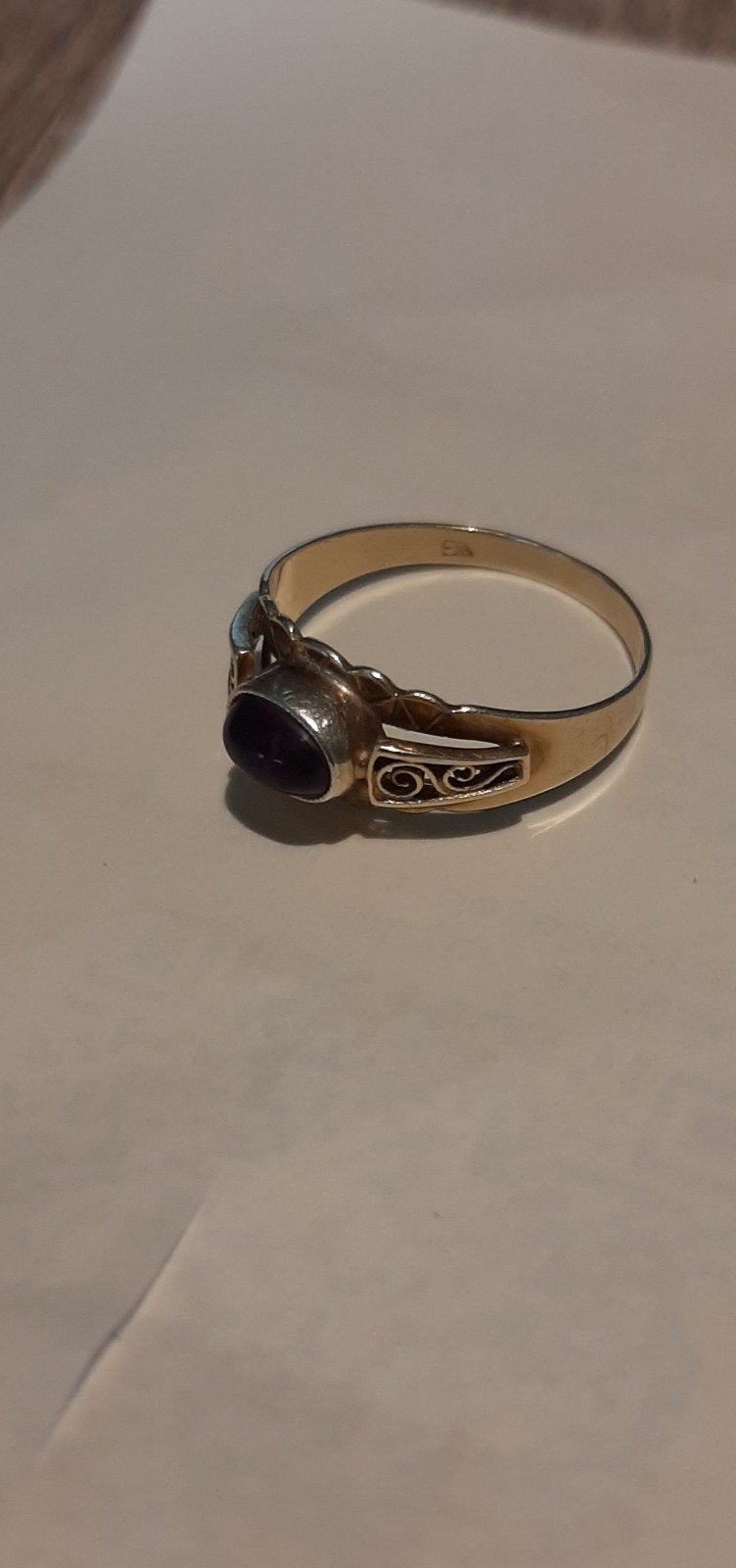Gouden ring met 'Amethist' steen, Sieraden, Tassen en Uiterlijk, Ringen, 18 tot 19, Ophalen of Verzenden, Zo goed als nieuw, Dame