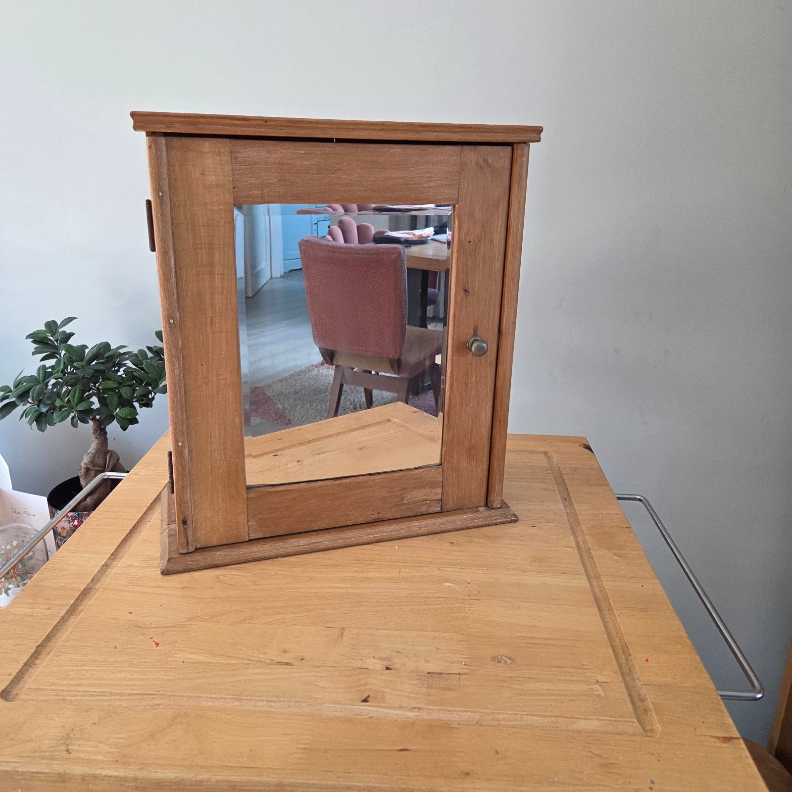 Vintage houten medicijnkastje met spiegeldeur, Huis en Inrichting, Ophalen, Gebruikt
