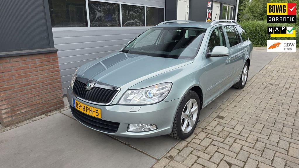 Skoda Octavia Combi 1.2 TSI Elegance Business Line Dealer oh, Euro 5, Gebruikt, 4 cilinders, Origineel Nederlands