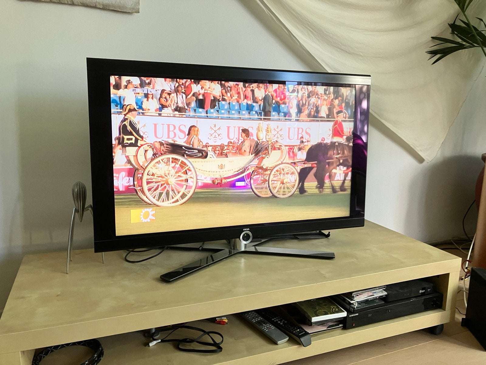 Loewe Individual 40  LCD TV met Soundbar, Audio, Tv en Foto, Televisies, Gebruikt, LCD, 100 cm of meer, Ophalen