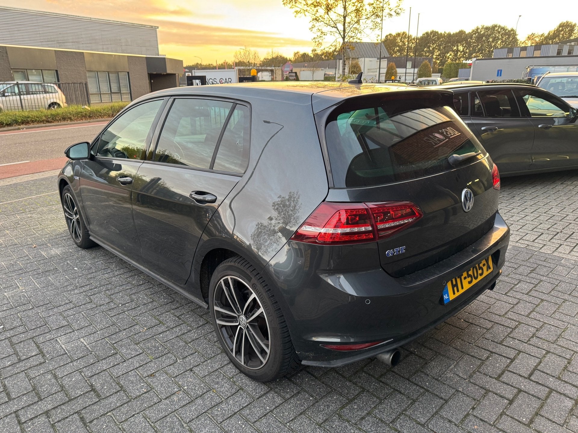 Volkswagen Golf 1.4 TSI GTE PANO CRUISE PERFECT ONDERHOUDEN, Gebruikt, 150 pk, Zwart, 1499 kg