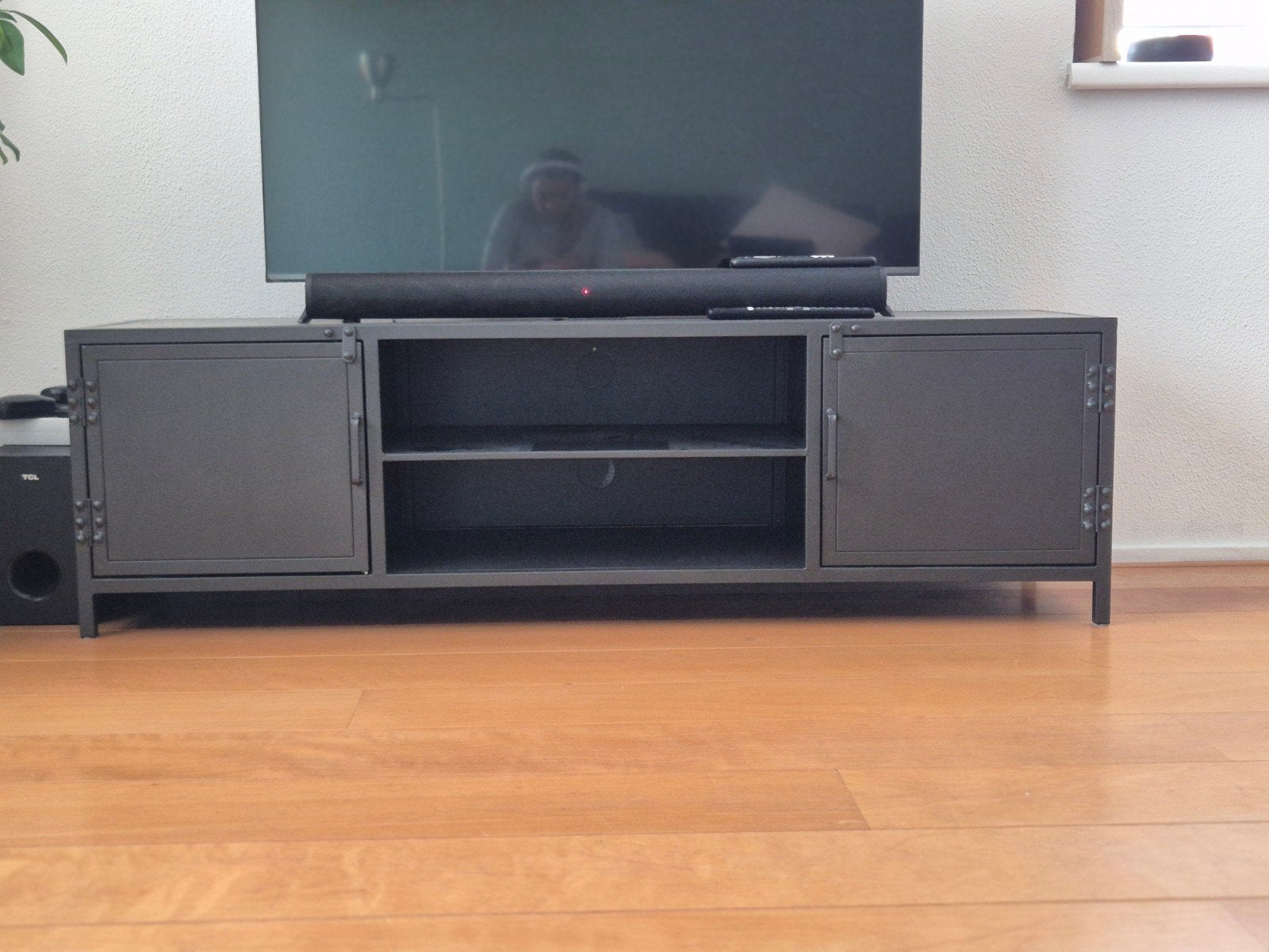 Stoer industrieel tv-meubel, antracietgrijs metaal, Ophalen, Gebruikt, 100 tot 150 cm, Minder dan 100 cm