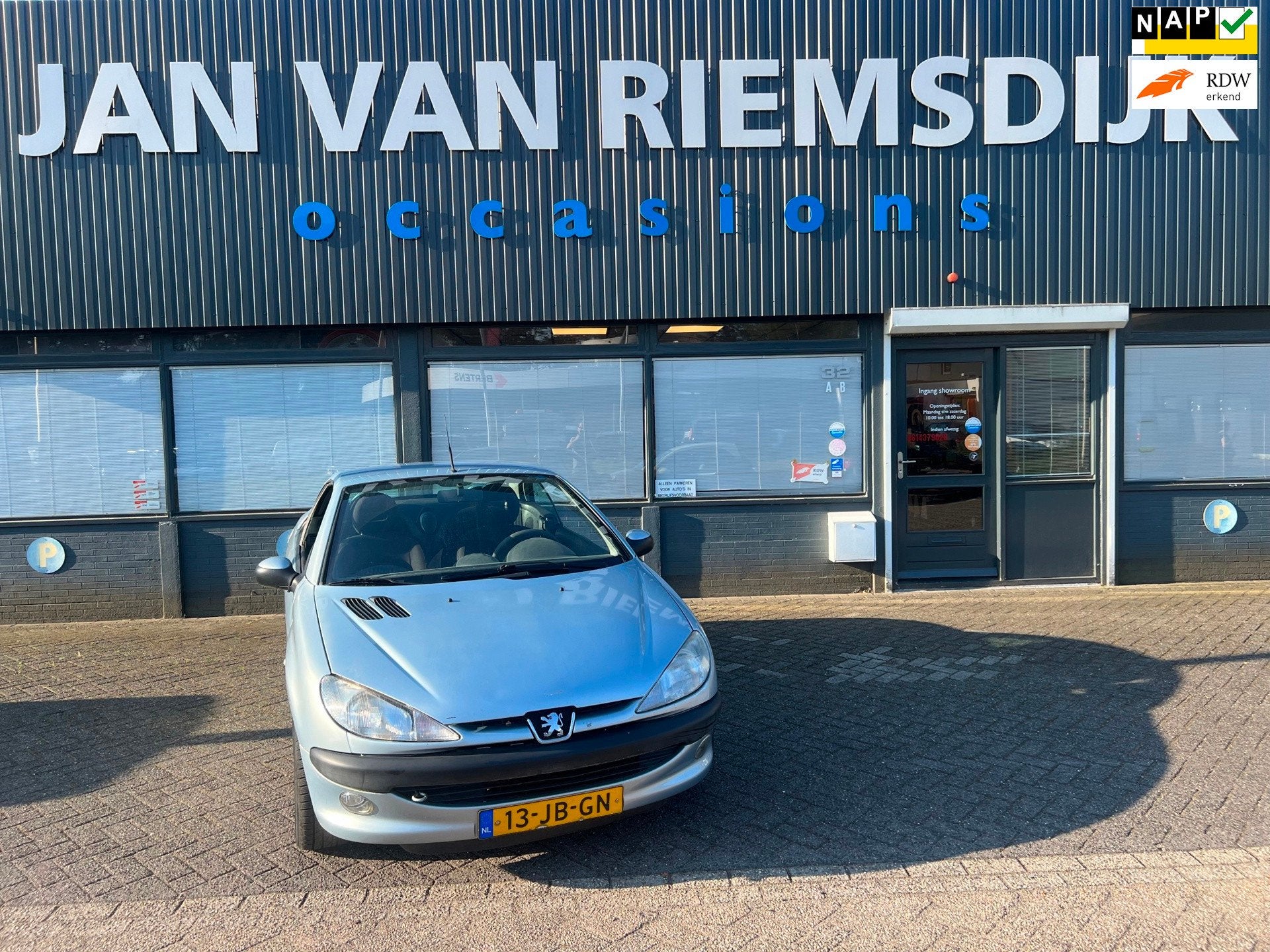Peugeot 206 CC 1.6-16V apk7-2026 cabriodak werkt niet 500 eu, Voorwielaandrijving, Stof, Gebruikt, Zwart