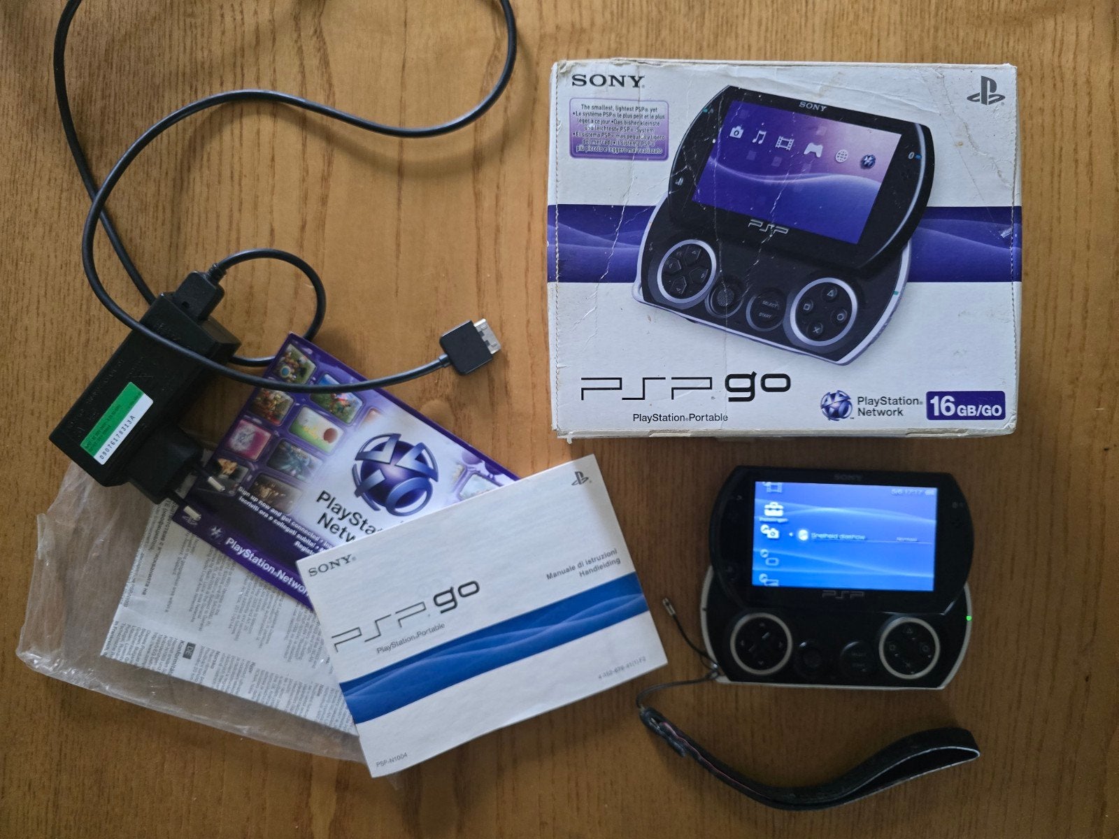 Sony PSP Go Piano Black (16GB), Spelcomputers en Games, Spelcomputers | Sony PSP, Ophalen of Verzenden, Zo goed als nieuw