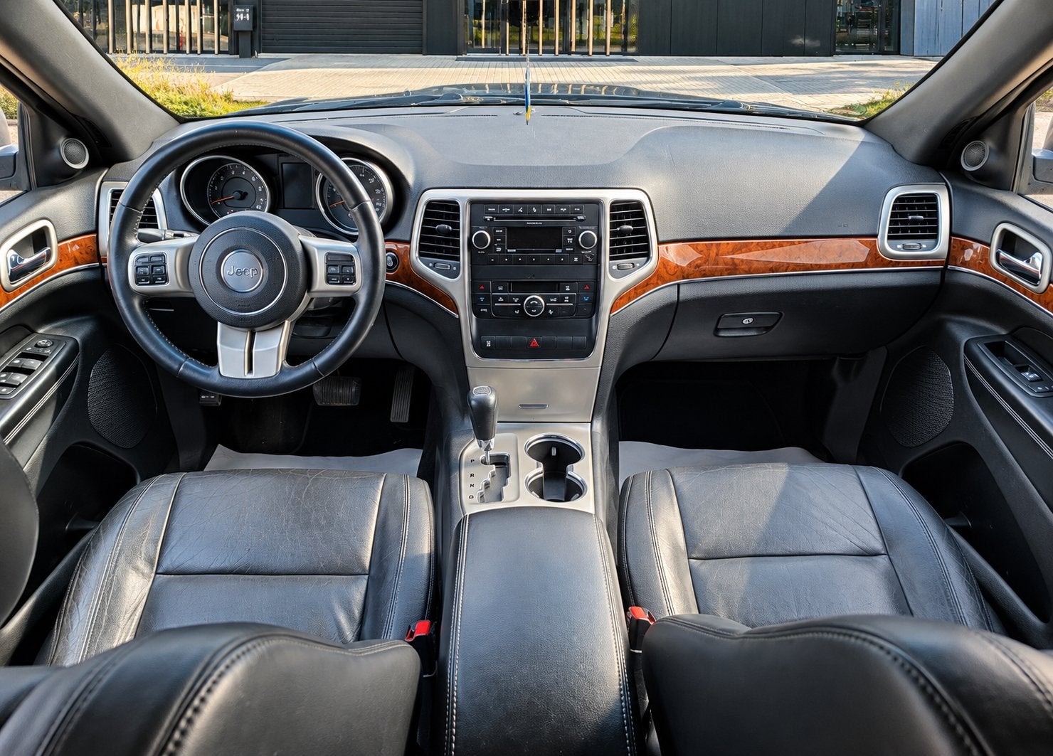 ‼️JEEP GRAND CHEROKEE 3.6 V6 286PK ZWART BJ2012 YOUNGTIMER‼️, Auto's, Automaat, Zwart, Zwart, Bedrijf