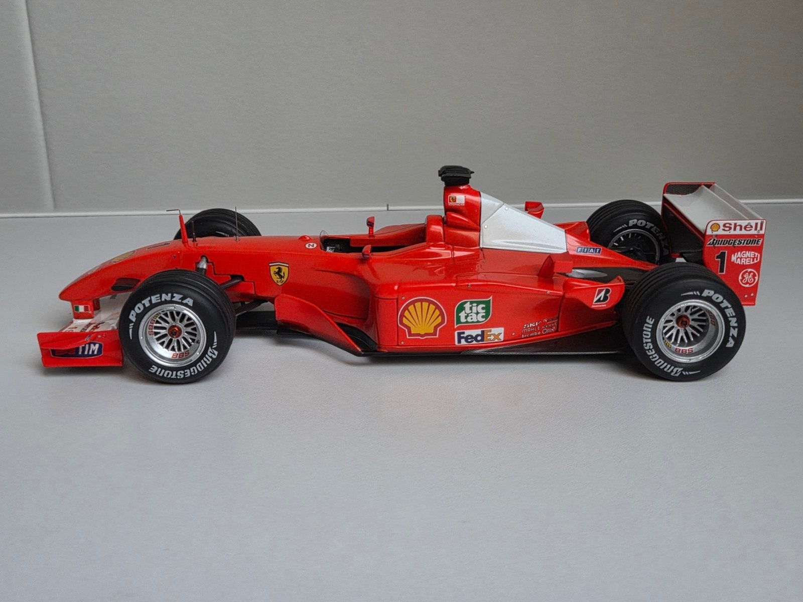 FERRARI F2001 HOT WHEELS ELITE, Hobby en Vrije tijd, Modelauto's | 1:18, Ophalen of Verzenden, Zo goed als nieuw, Auto, Hot Wheels