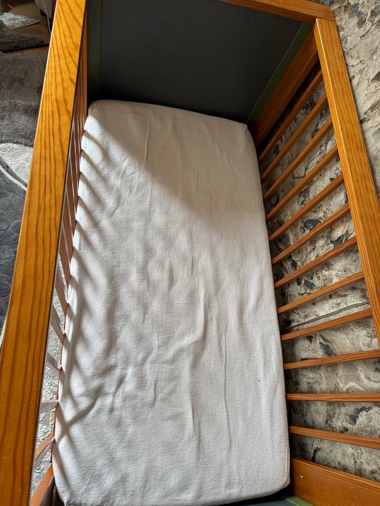 Houten ledikant met matras, Ophalen of Verzenden, Gebruikt, Ledikant