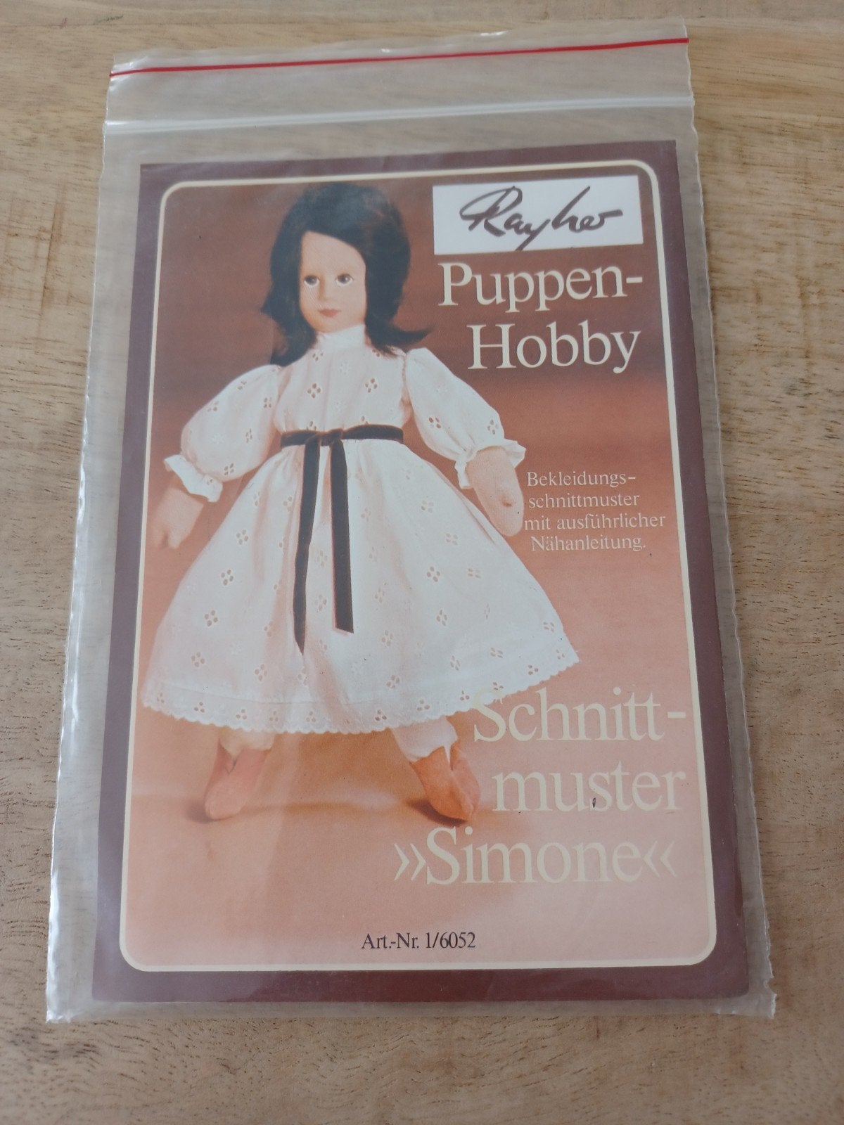 6 Rayher Vintage Jaren 70 Poppen Hobby nieuw Kleding Patroon, Hobby en Vrije tijd, Kledingpatronen, Overige merken, Kind, Ophalen of Verzenden