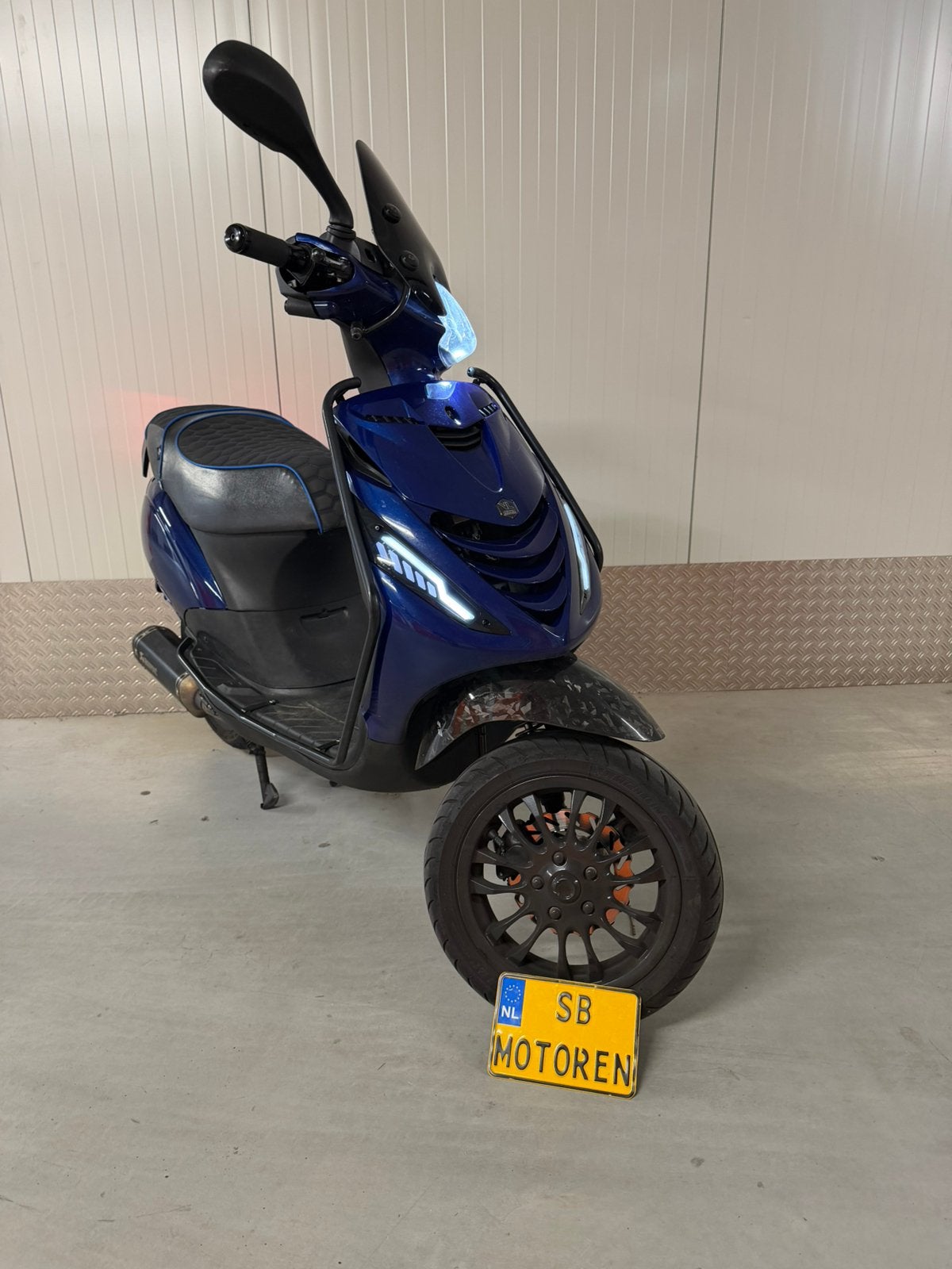 Piaggio Zip 80cc FULL Option – Unieke Uitvoering, Fietsen en Brommers, Scooters | Piaggio, Ophalen of Verzenden, Zo goed als nieuw