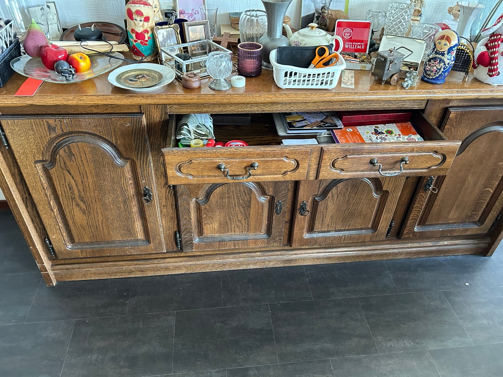 Eikenhouten dressoir 2.05m breed - Klassiek en Ruim, Huis en Inrichting, Ophalen, Gebruikt, Eikenhout, 200 cm of meer