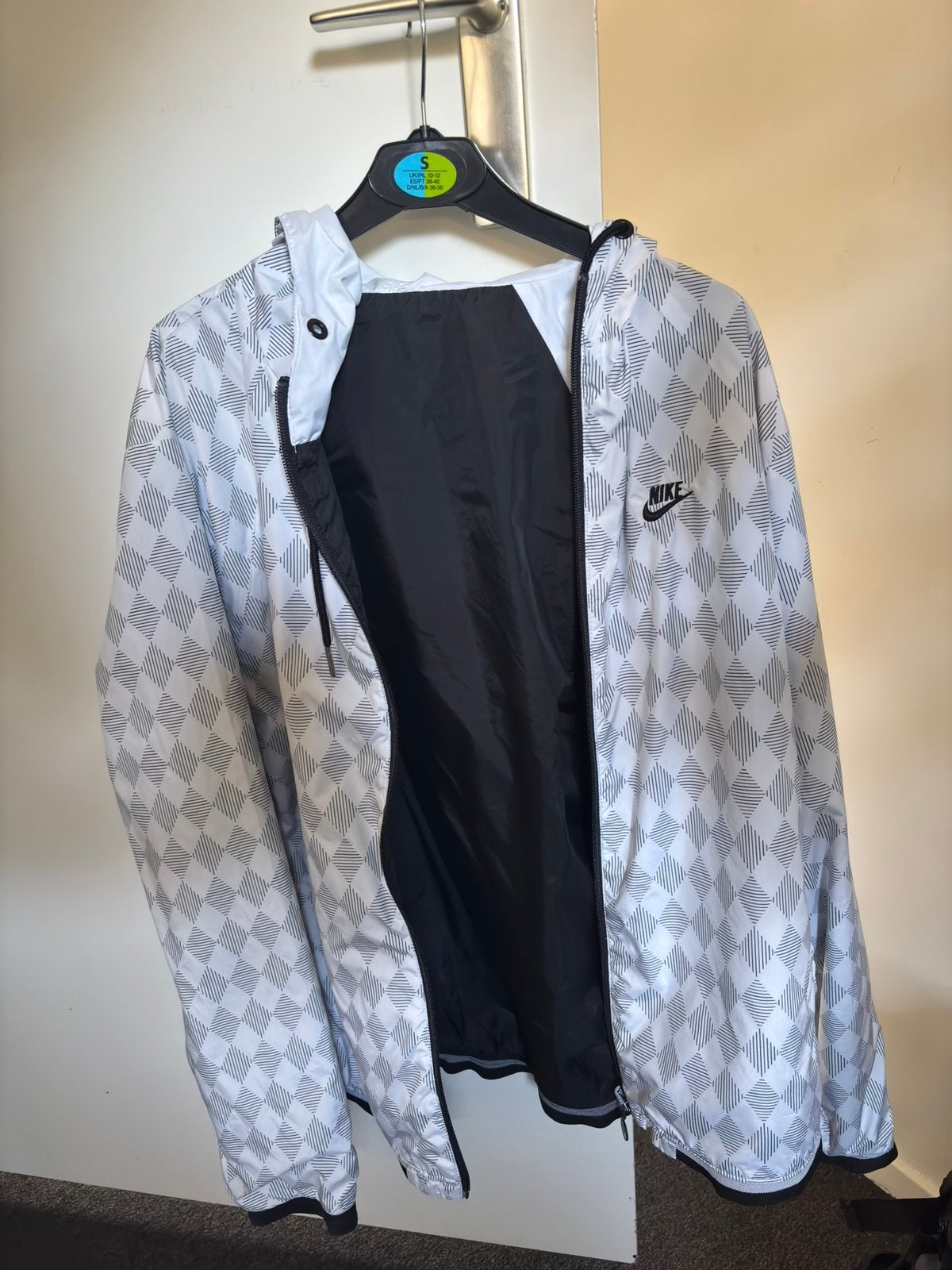 Nike reversible windbreaker, Ophalen of Verzenden, Gedragen, Maat 48/50 (M), Zwart