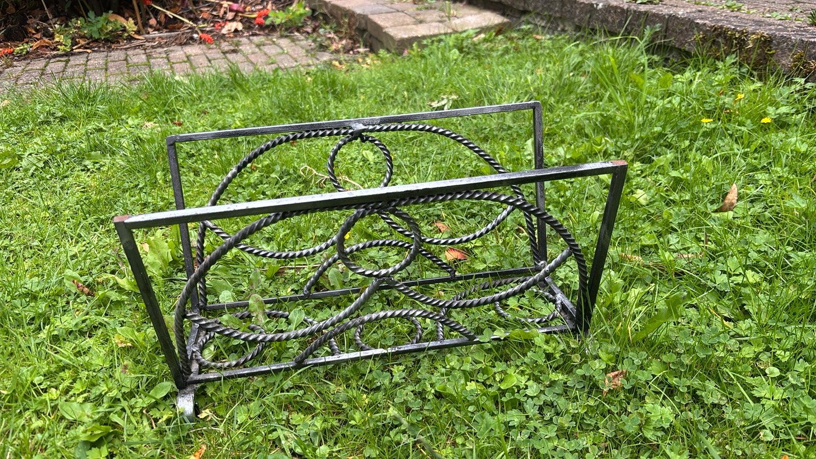Metalen Krantenbak, Metaal, Ophalen of Verzenden, Zo goed als nieuw, Klassiek