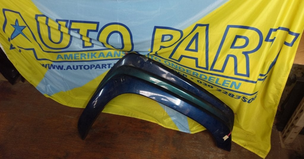 Chevrolet Tahoe spatbord verbreder 2000-2006, Gebruikt, Info@gm.com, Chevrolet, Voor