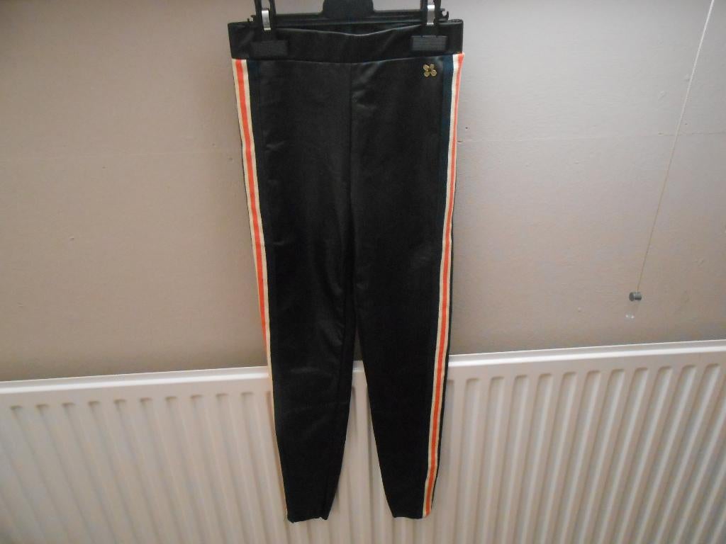 Nieuwe leather broek maat 140 Madison (nu voor €7,50), Kinderen en Baby's, Kinderkleding | Maat 140, Broek, Meisje, Ophalen of Verzenden