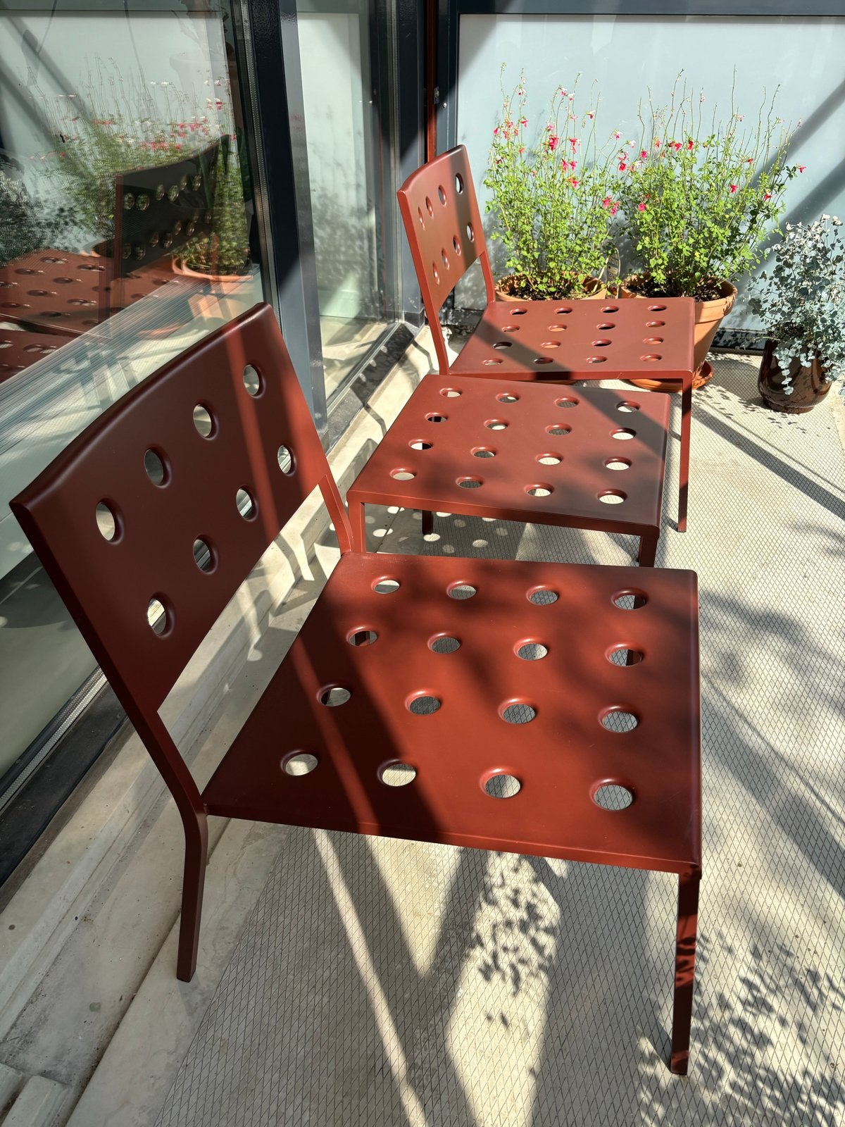 HAY Balcony Lounge chairs + low table - iron red, Ophalen, Zo goed als nieuw, Metaal