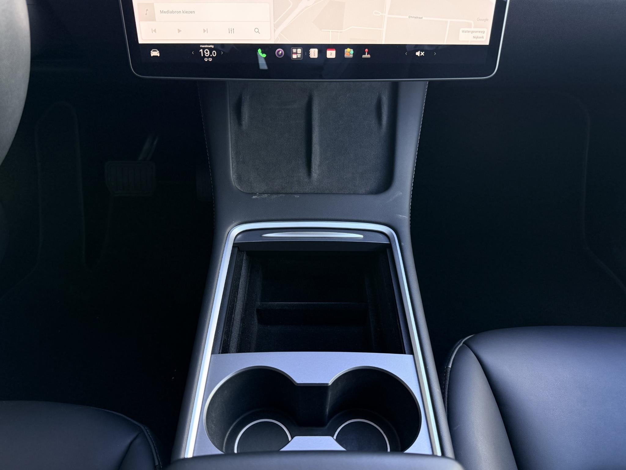 Foto 16 van Tesla Model Y Long Range AWD 75 kWh NL-AUTO | PANODAK | LEDE